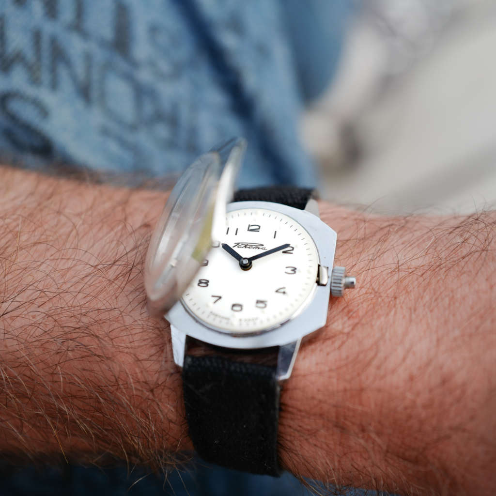 Montre Raketa de tact Montre Raketa de tact