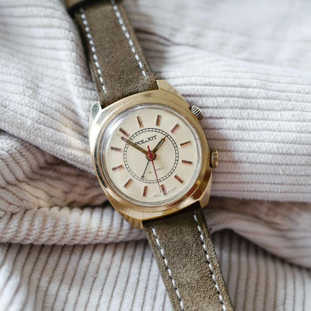 Montre vintage soviétique ancienne alarme Montre vintage soviétique ancienne alarme