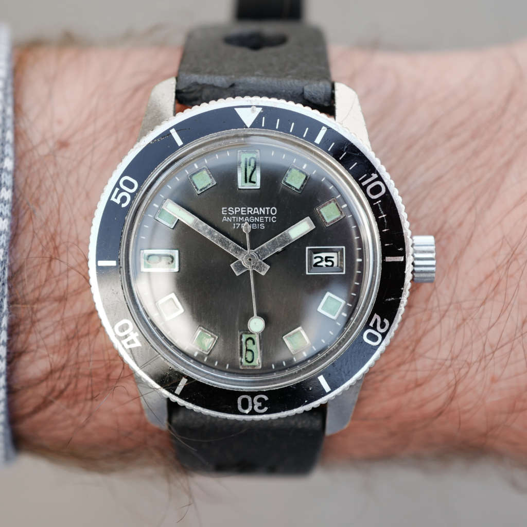 Grande montre de plongée automatique ancienne Grande montre de plongée automatique ancienne