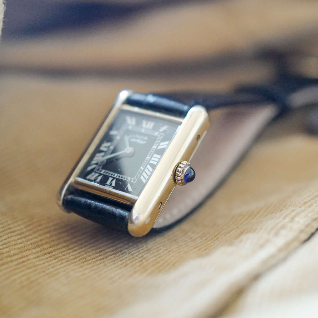 Jolie montre femme Cartier Tank Must Jolie montre femme Cartier Tank Must