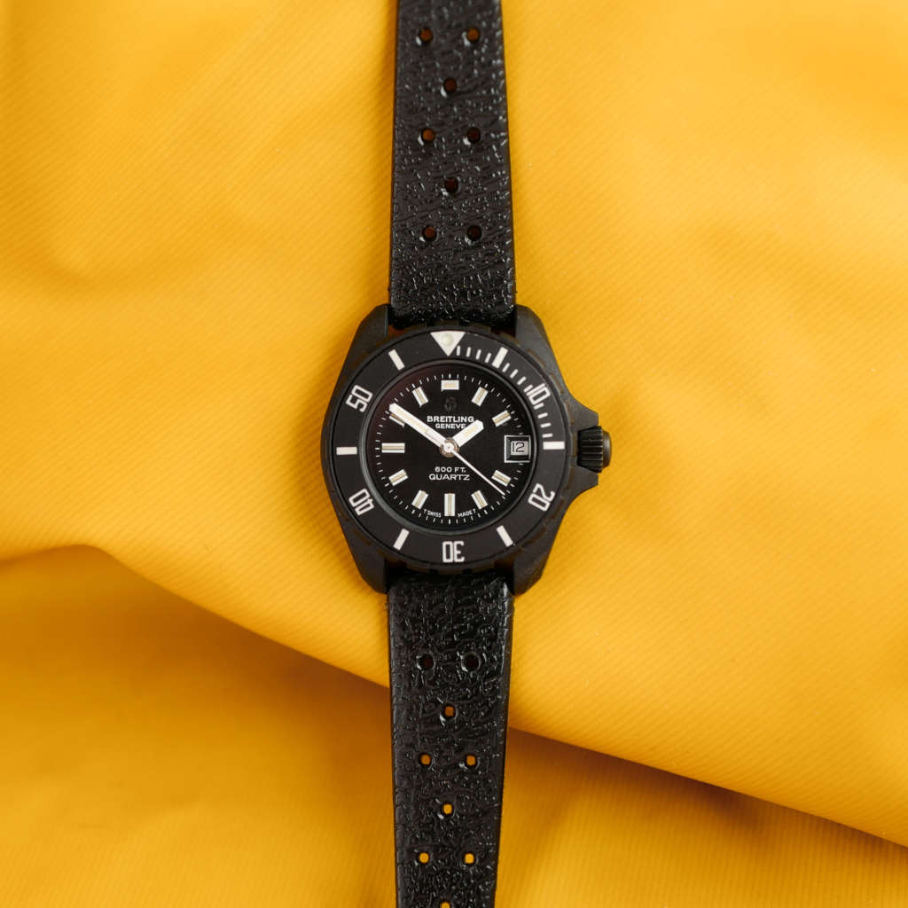 Montre de plongée pour femme ancienne neuve de stock