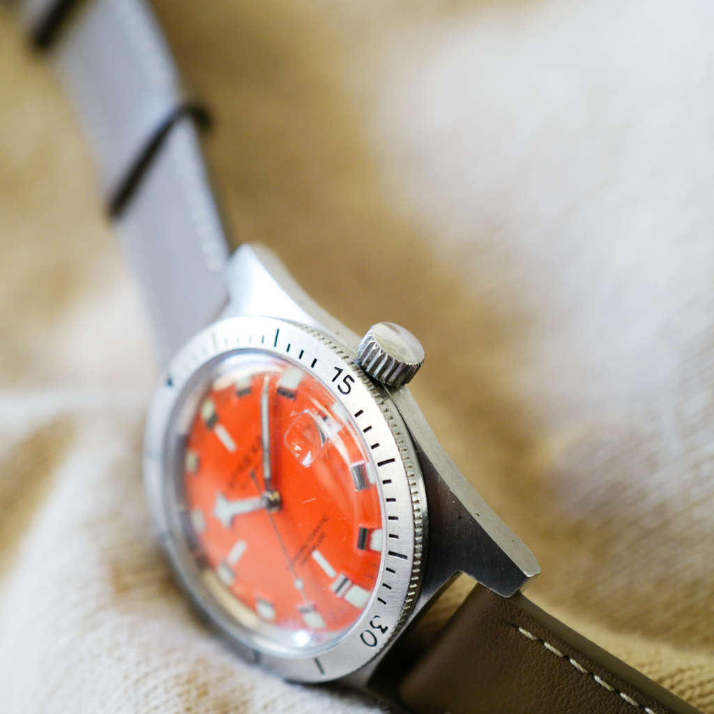 Montre vintage cadran orange Montre vintage cadran orange