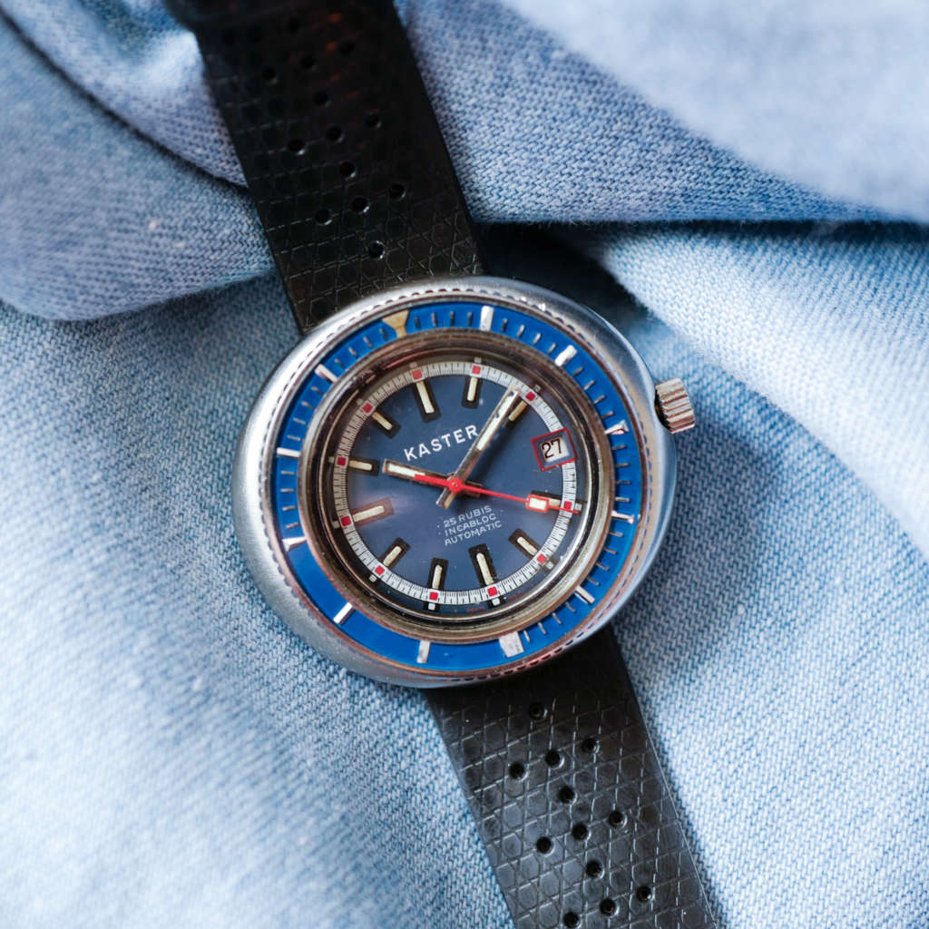 Montre vintage plongeuse soucoupe diver bakélite Montre vintage plongeuse soucoupe diver bakélite