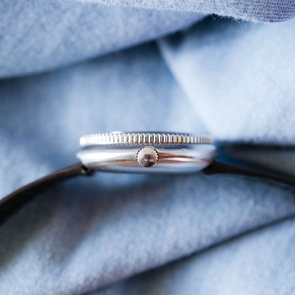 Peu commune montre plongée UFO ovni lunette bakélite vintage Peu commune montre plongée UFO ovni lunette bakélite vintage