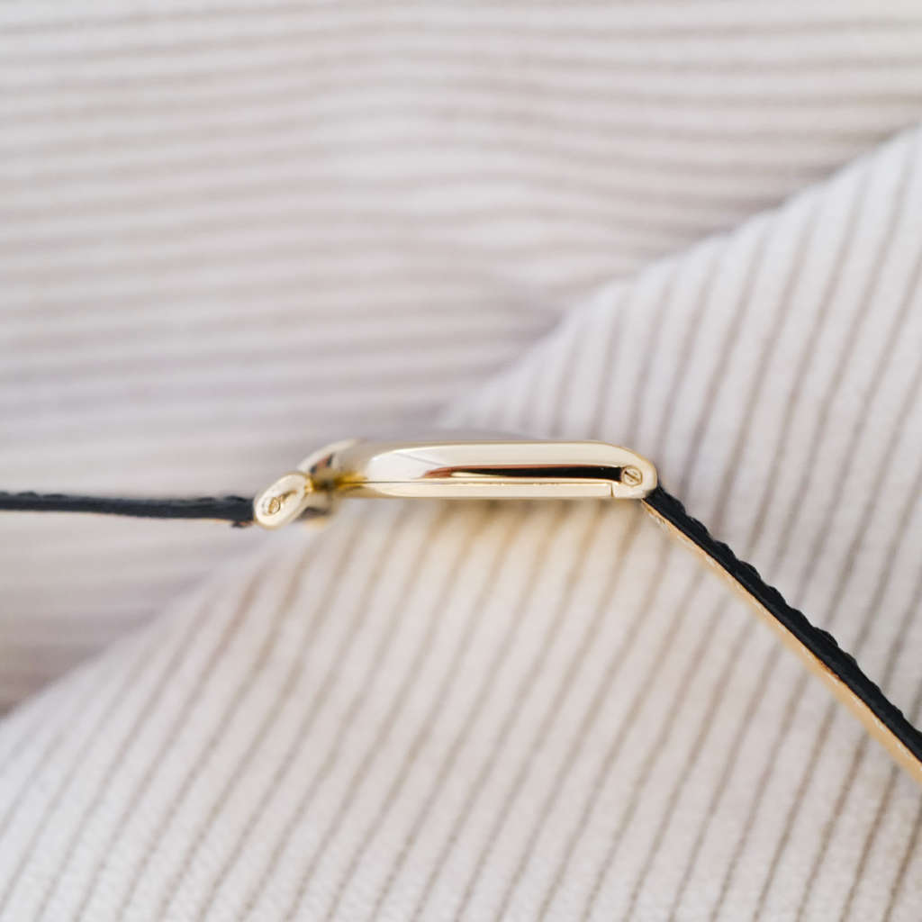 Jolie montre Romane Cloche Calandre grand modele Jolie montre Romane Cloche Calandre grand modele