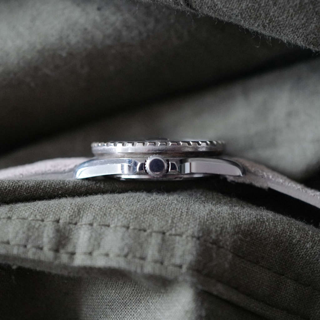 Montre ancienne de plongée pour femme