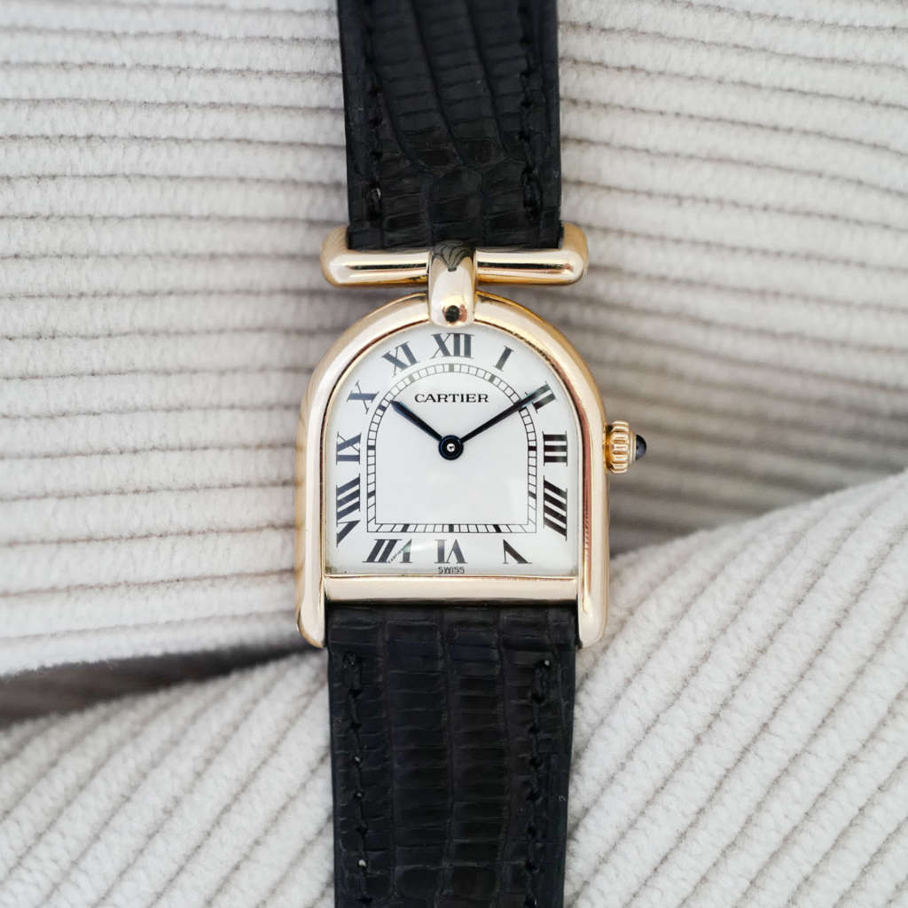Montre Cartier Calandre Asymétrique Romane or massif Montre Cartier Calandre Asymétrique Romane or massif
