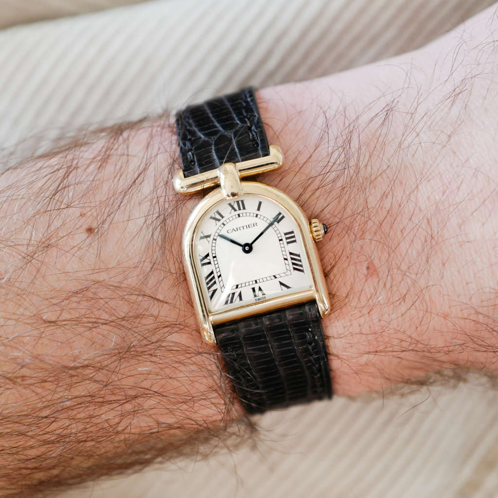 Montre Cartier en or 18k vintage Calandre romane septembre 1990 Montre Cartier en or 18k vintage Calandre romane septembre 1990