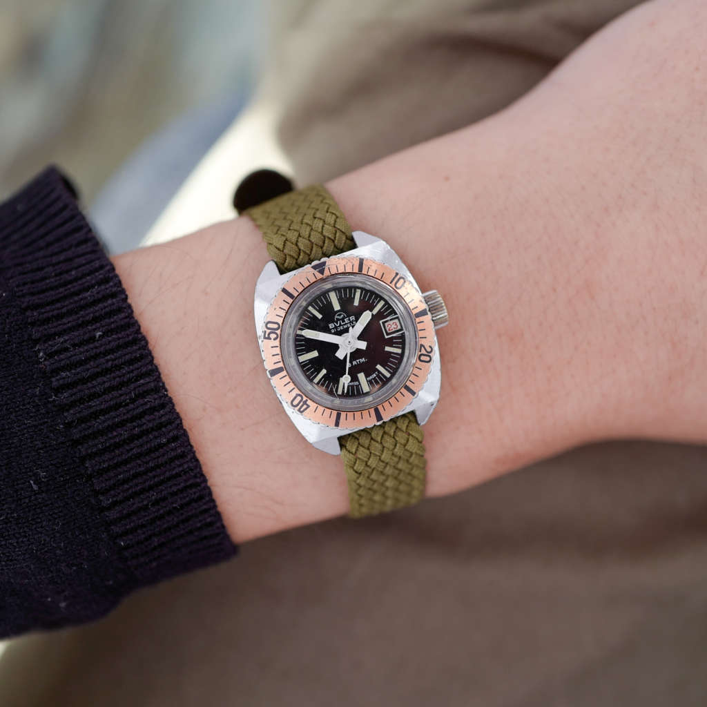 Montre vintage Buler pour femme sportive plongée