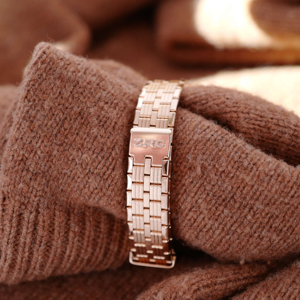 Jolie montre soviétique vintage carré plaqué or Jolie montre soviétique vintage carré plaqué or