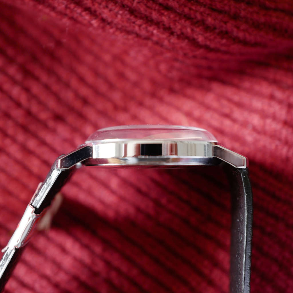 Montre vintage neuve de stock de 1972