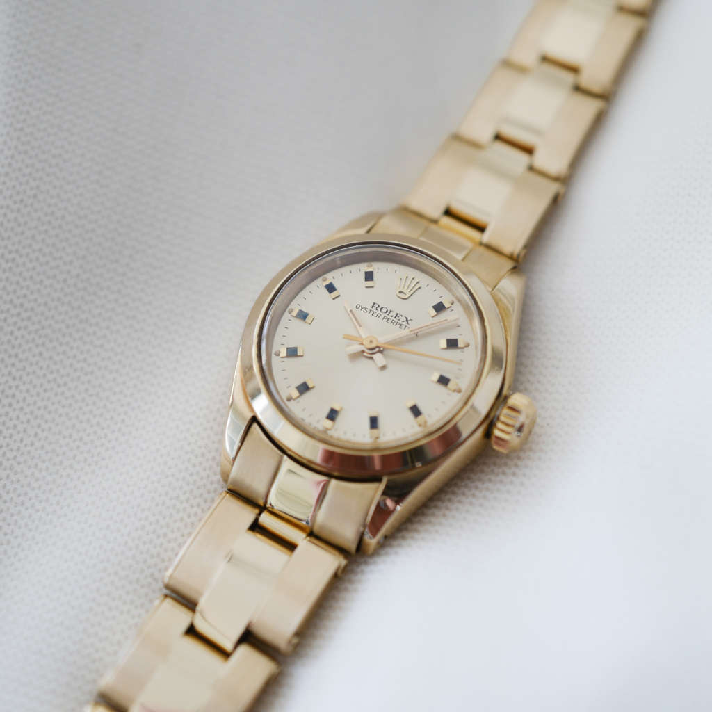 Petite Rolex Oyster Perpetual 6718 24mm or jaune Petite Rolex Oyster Perpetual 6718 24mm or jaune