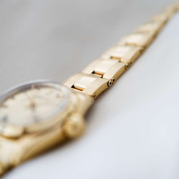 Rolex Oyster Perpetual 6718 pour femme vintage en or massif