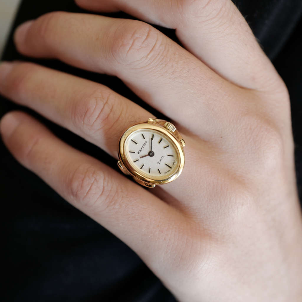 Jolie montre bague vintage Bucherer or dore Jolie montre bague vintage Bucherer or dore