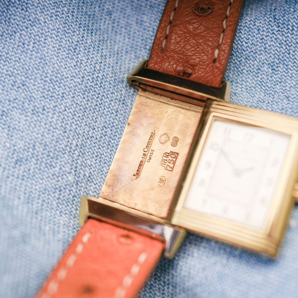 Jolie montre jaeger LeCoultre Reverso pour femme en or Jolie montre jaeger LeCoultre Reverso pour femme en or