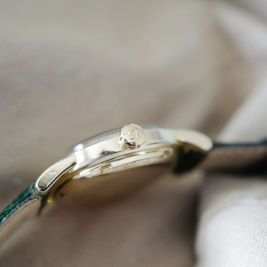 Jolie montre Omega Seamaster dorée vintage Jolie montre Omega Seamaster dorée vintage