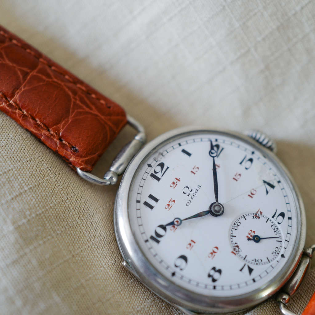 Jolie montre Omega vintage trench watch