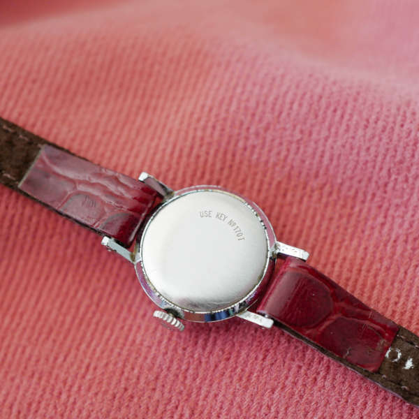 Mini montre vintage femme ancienne Tissot argent bijou