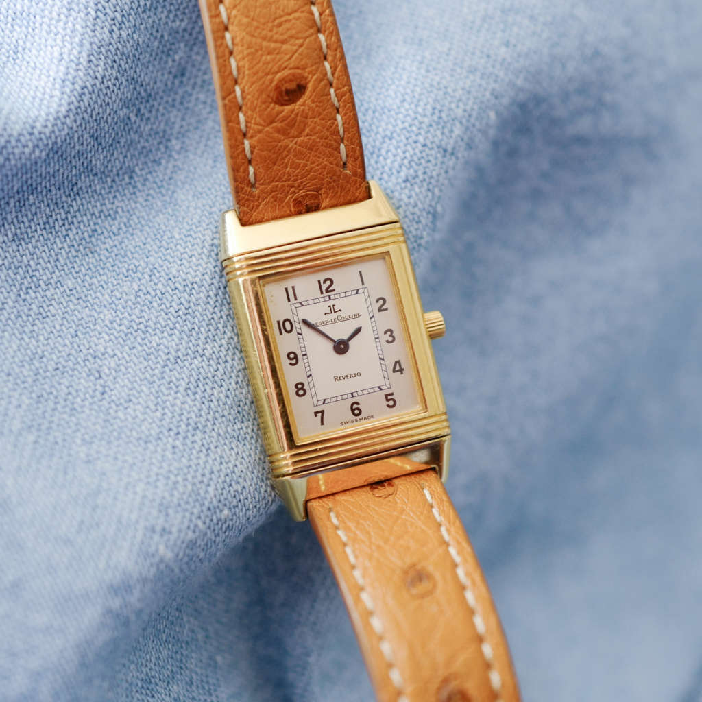 Montre pour femme Reverso en or vintage Montre pour femme Reverso en or vintage