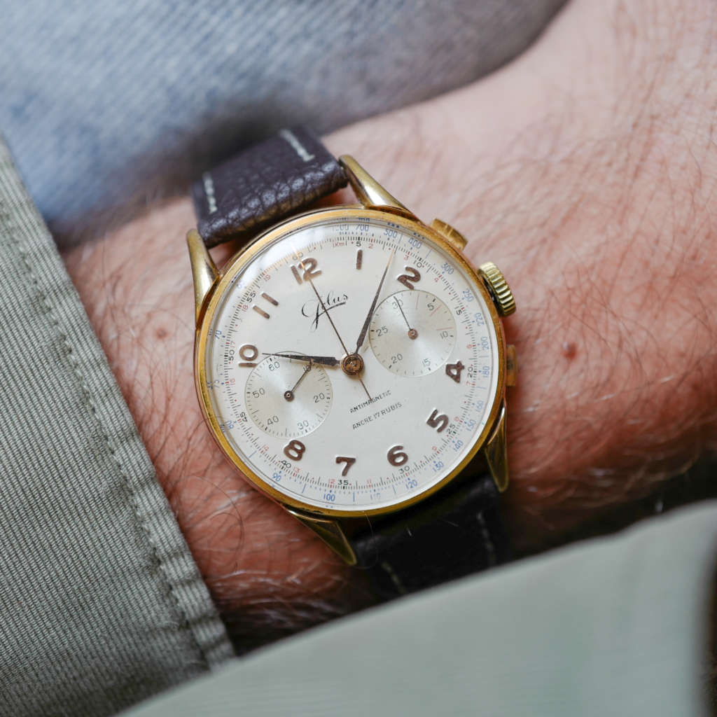 Montre vintage chronographe suisse