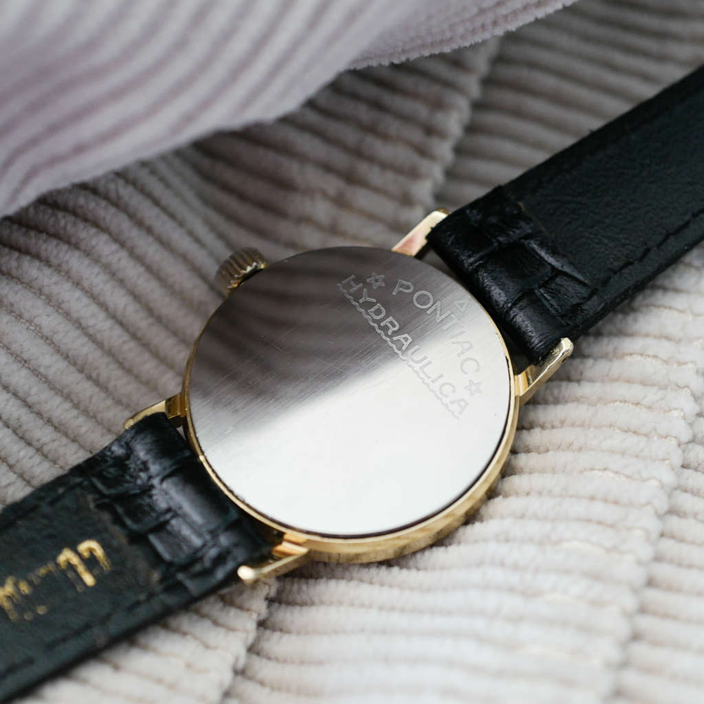 Montre vintage mécanique manuelle dorée Montre vintage mécanique manuelle dorée