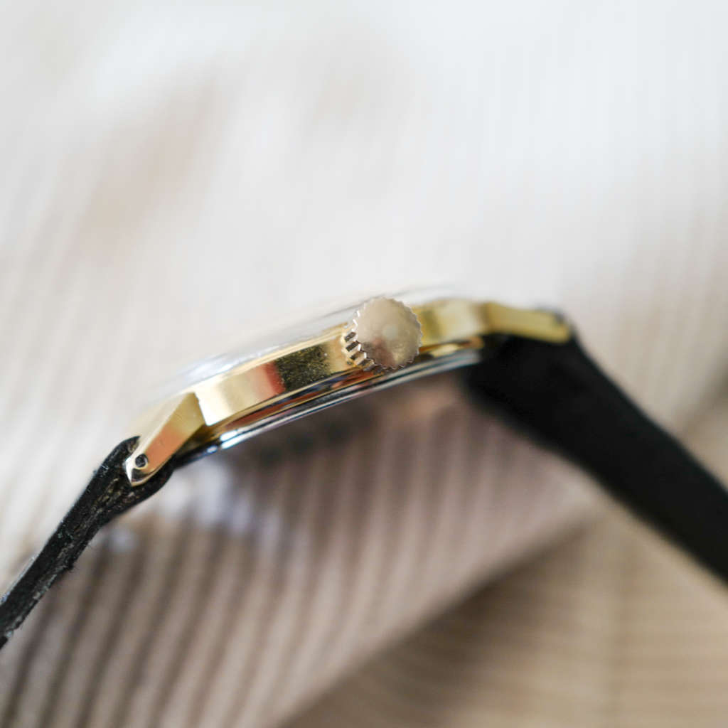 montre vintage mecanique manuelle doree pontiac Montre vintage mécanique manuelle dorée Pontiac