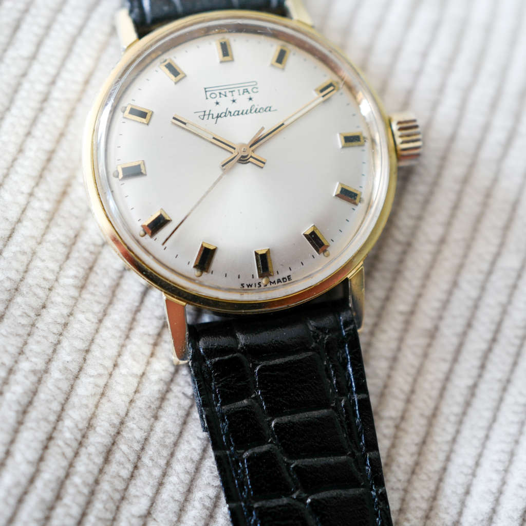 Montre vintage Pontiac Hydrolica dorée