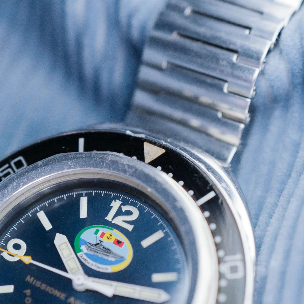 Montre vintage Squale mission d'assistance en Albanie Montre vintage Squale mission d'assistance en Albanie