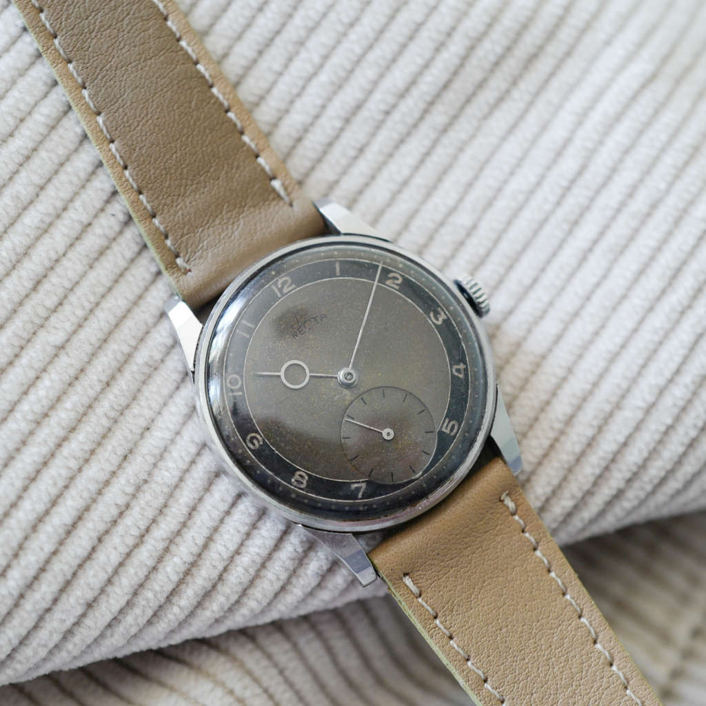 Recta militaire cadran Sector vintage chocolat Recta militaire cadran Sector vintage chocolat