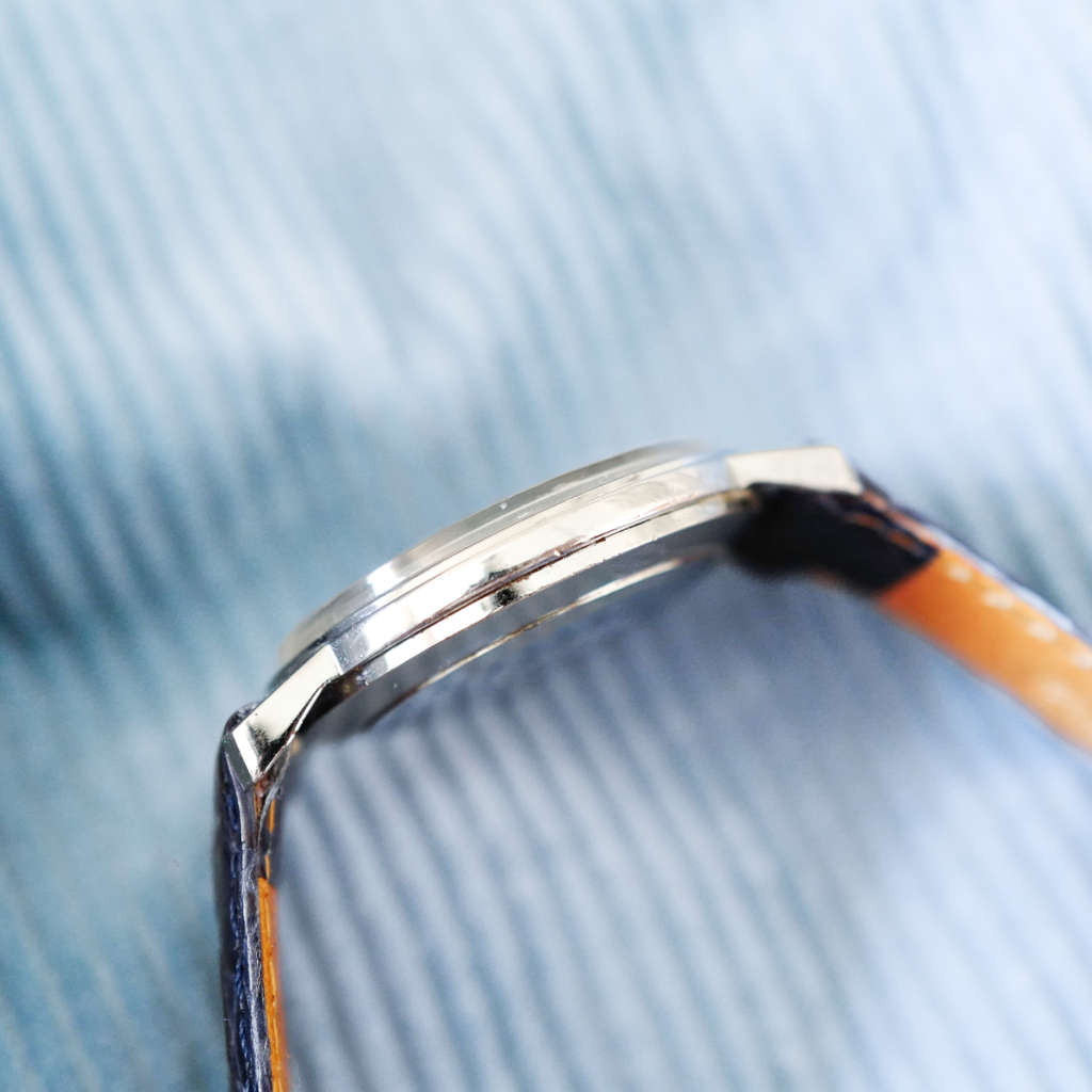 Montre acier diamants vintage