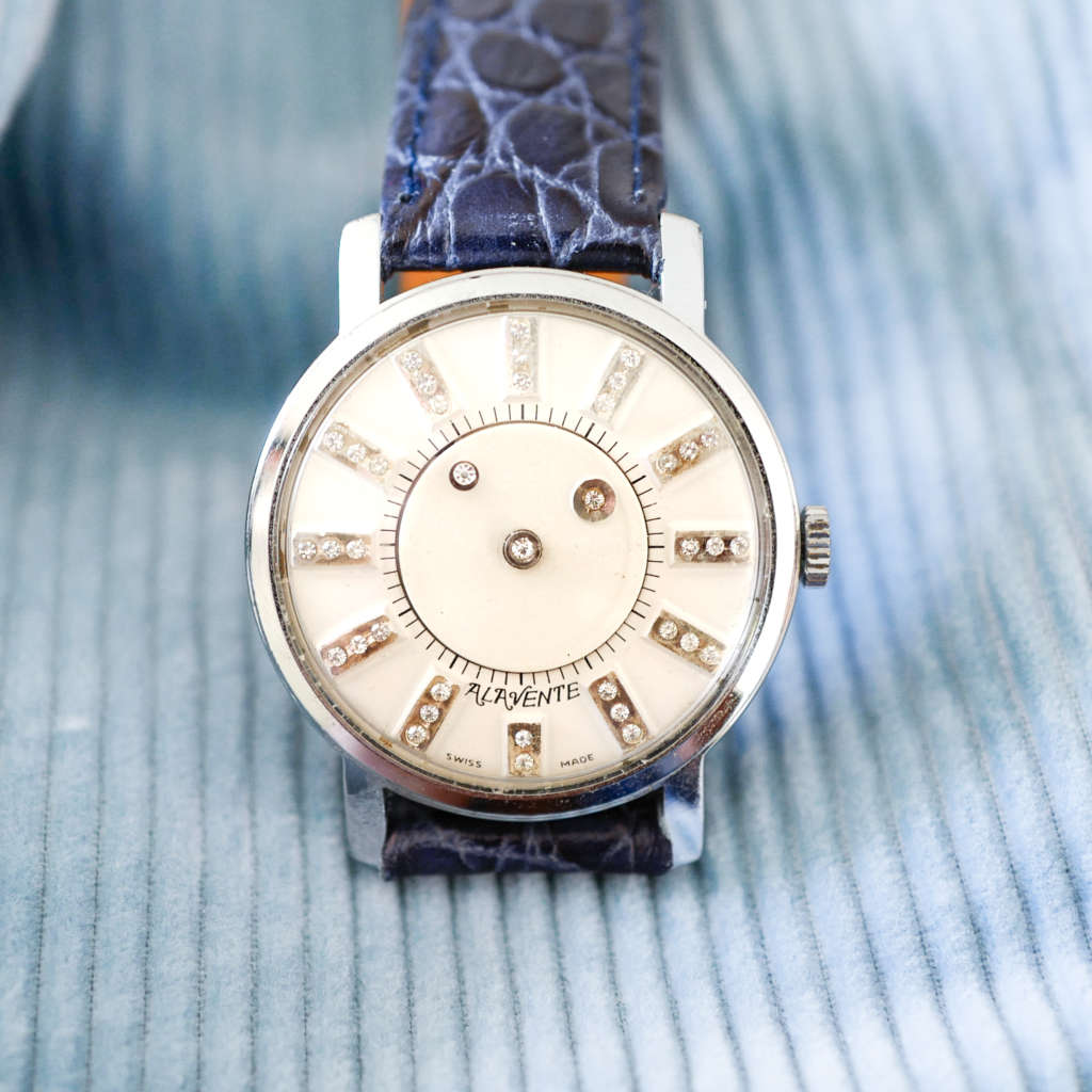 Montre vintage cadran mystère diamants