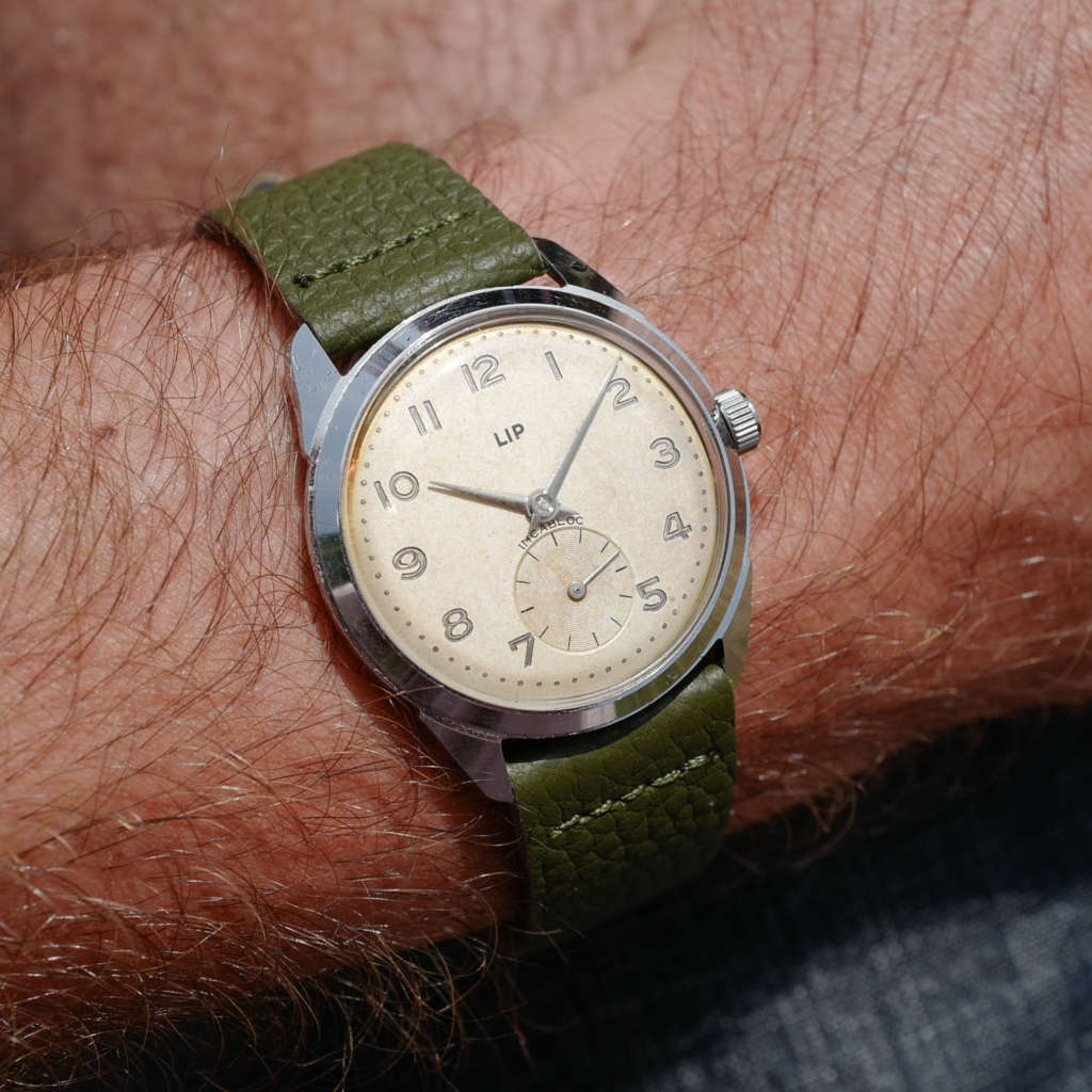montre lip incabloc vintage patine