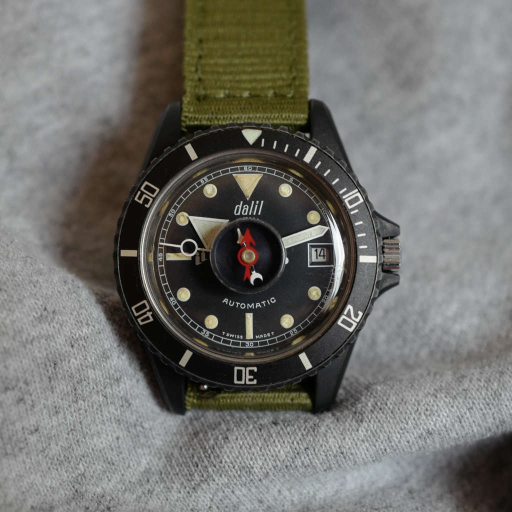 cafe noir les montres montre militaire rare dalil montre arabie saoudite boussole la mecque