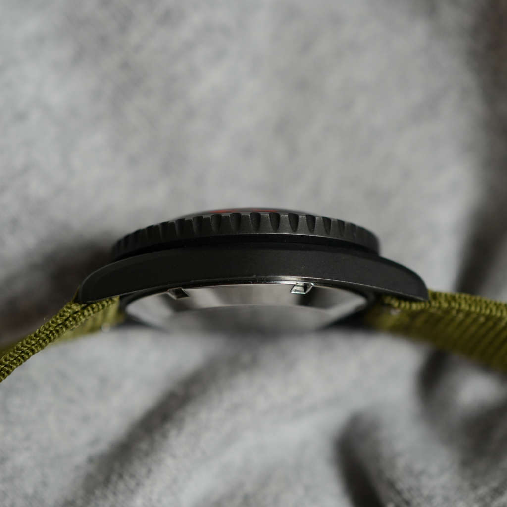 cafe noir les montres montre vintage pvd noire montre automatique indexes tritium dalil montre militaire