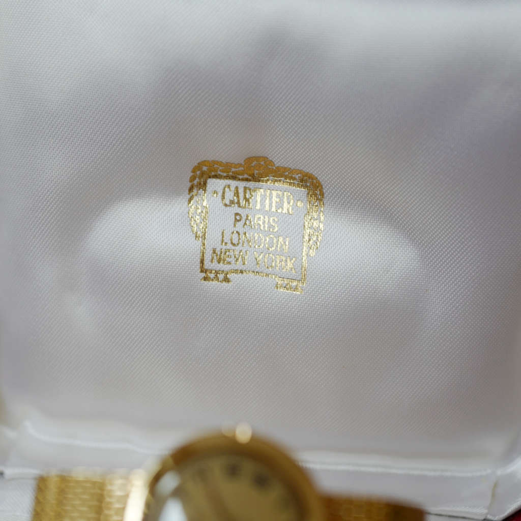 cafe noir montres vintage cartier ufo soucoupe bracelet or massif 18k mouvement corum paris femme rare_2