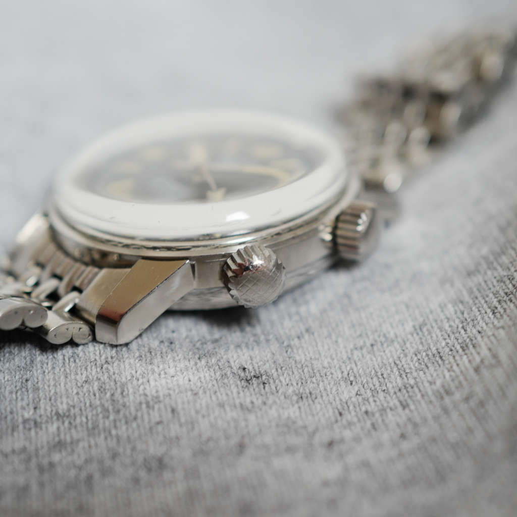 delvina super compressor vintage acier cadran noir delvina super compressor vintage acier cadran noir