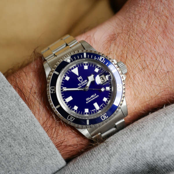 magnifique montre tudor submariner bleu 40mm