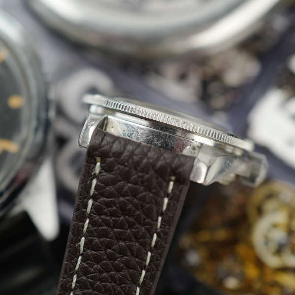 cafe noir les montres horloger marseille vintage squale medium plongee 1970 patine tropicale vintage bakelite_1
