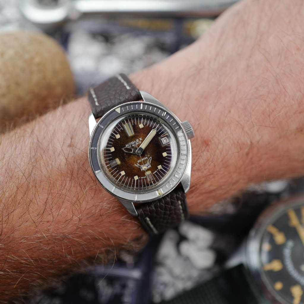 cafe noir les montres horloger marseille vintage squale medium plongee 1970 patine tropicale vintage bakelite_1