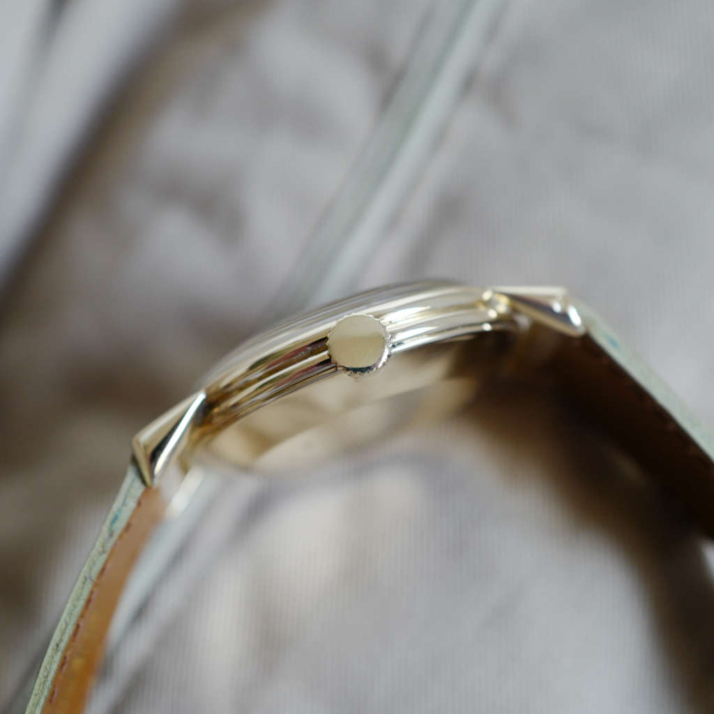 cafe noir les montres vintage marseille horloger jaeger lecoultre mouvement mecanique a automatique 449 spirale breguet 1940 or massif 18 K petite seconde1 cafe noir les montres vintage marseille horloger jaeger lecoultre mouvement mecanique a automatique 449 spirale breguet 1940 or massif 18 K petite seconde1