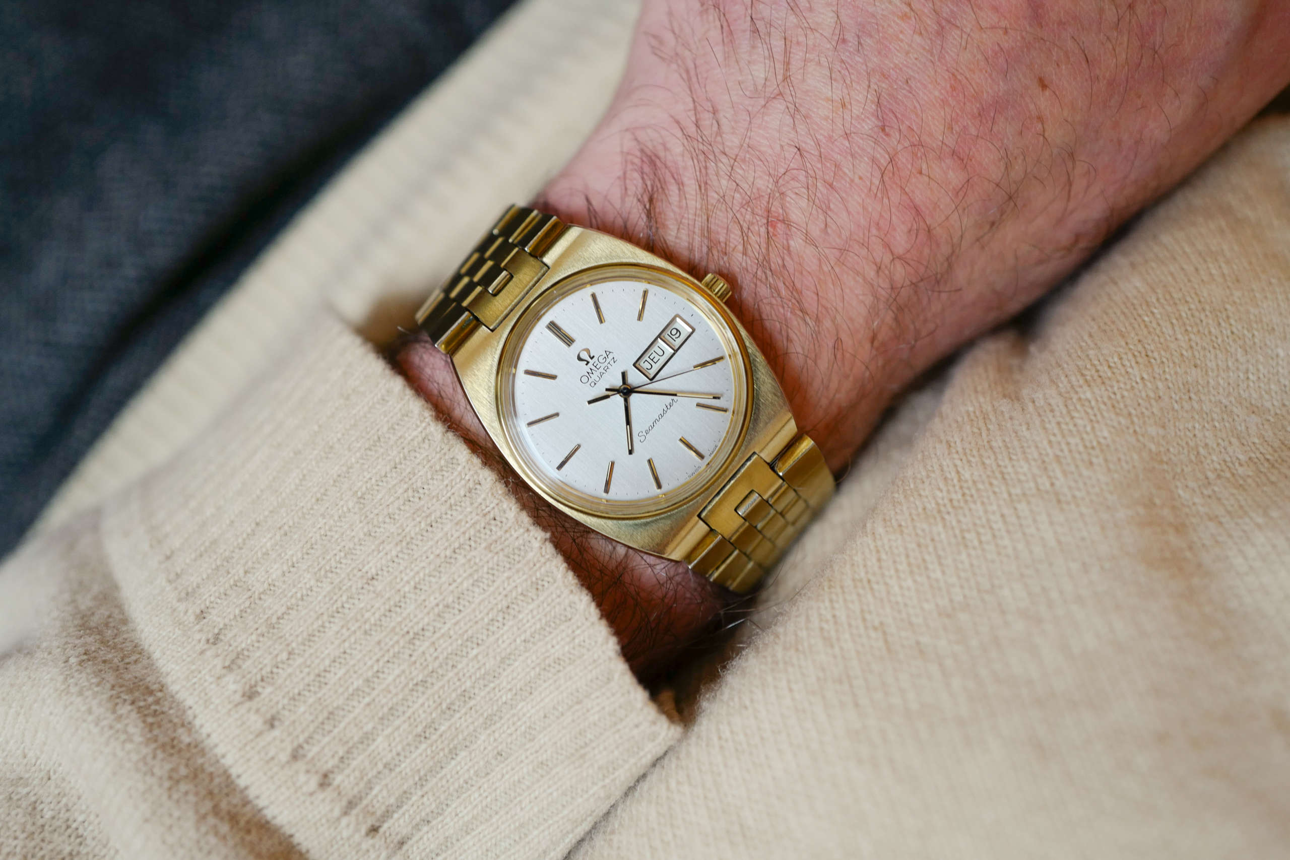 Omega seamaster vintage bracelet intégré cafe noir les montres horloger