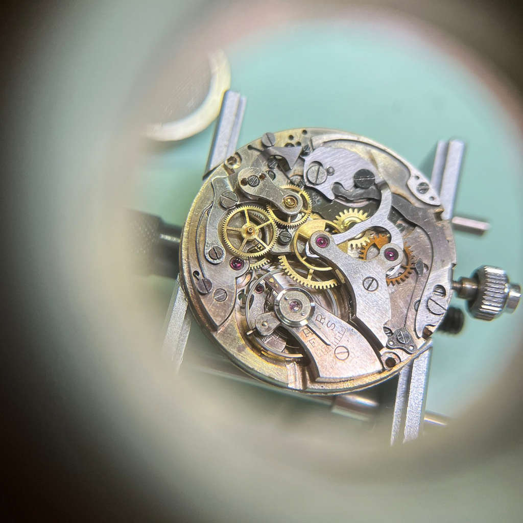 cafe noir montres vintage marseille horloger chronographe militaire triple poussoir militaire télémètre tachymètre gilt vintage_2