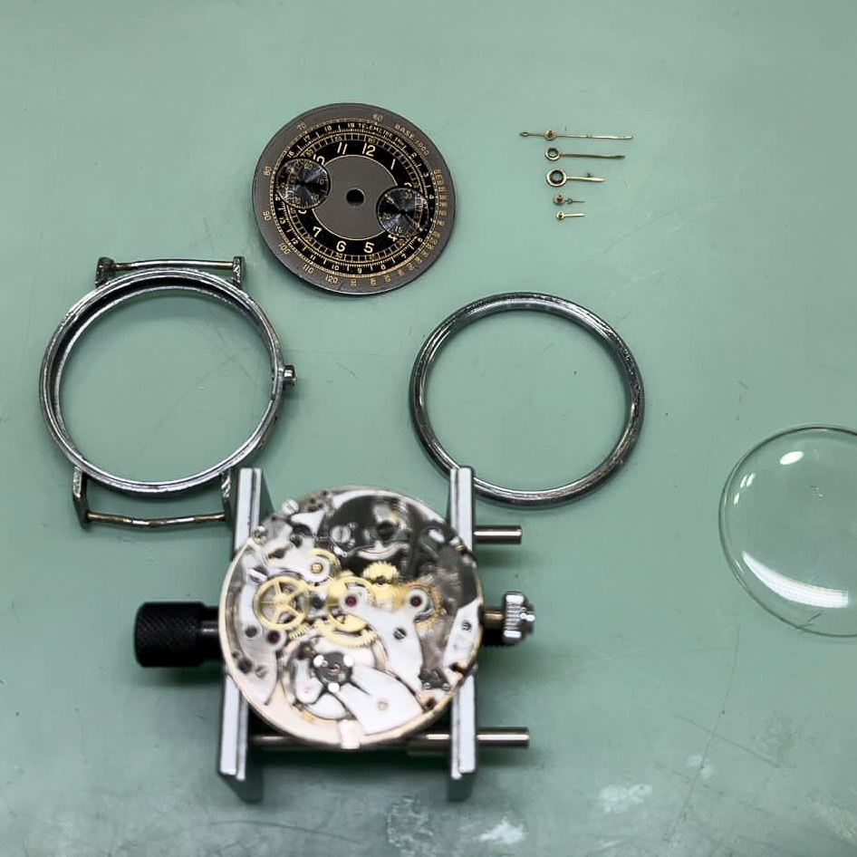 cafe noir montres vintage marseille horloger chronographe militaire triple poussoir militaire télémètre tachymètre gilt vintage_2