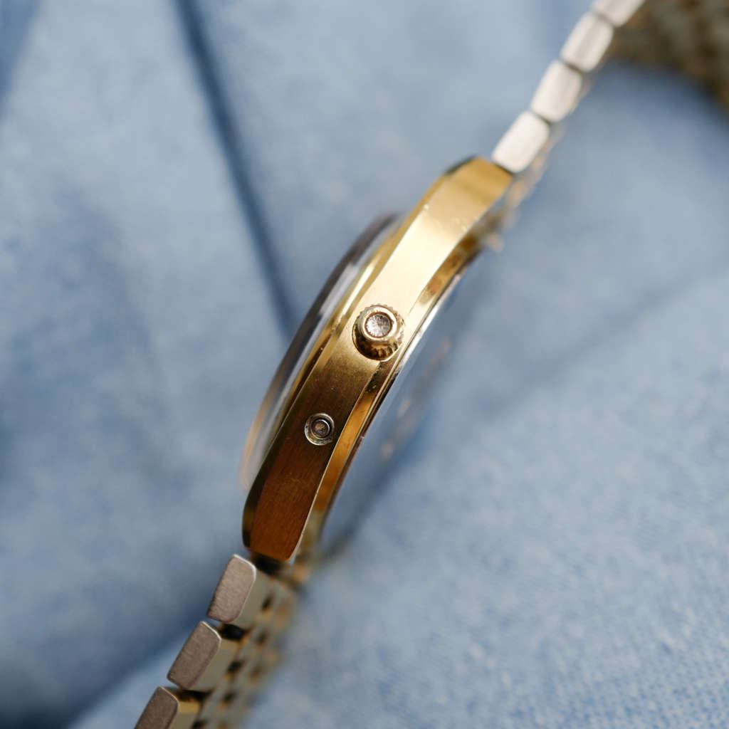 cafe noir montres vintage marseille omega seamaster doree quartz bracelet integre_9 cafe noir montres vintage marseille omega seamaster doree quartz bracelet integre_6