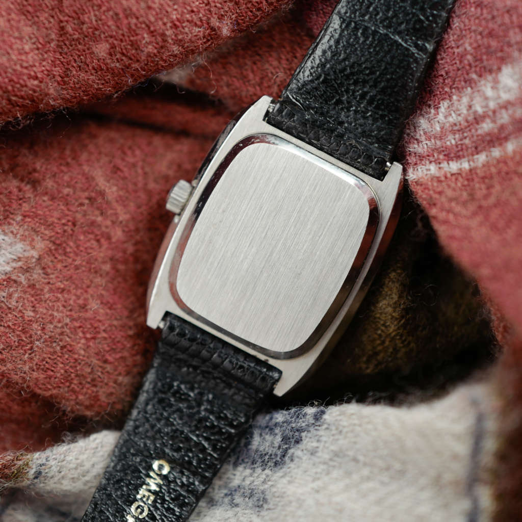 cafe noir les montres vintage horloger cadran noir gris marseille omega lady femme neuve de stock De ville Tank_ 4 cafe noir les montres vintage horloger cadran noir gris marseille omega lady femme neuve de stock De ville Tank_ 2