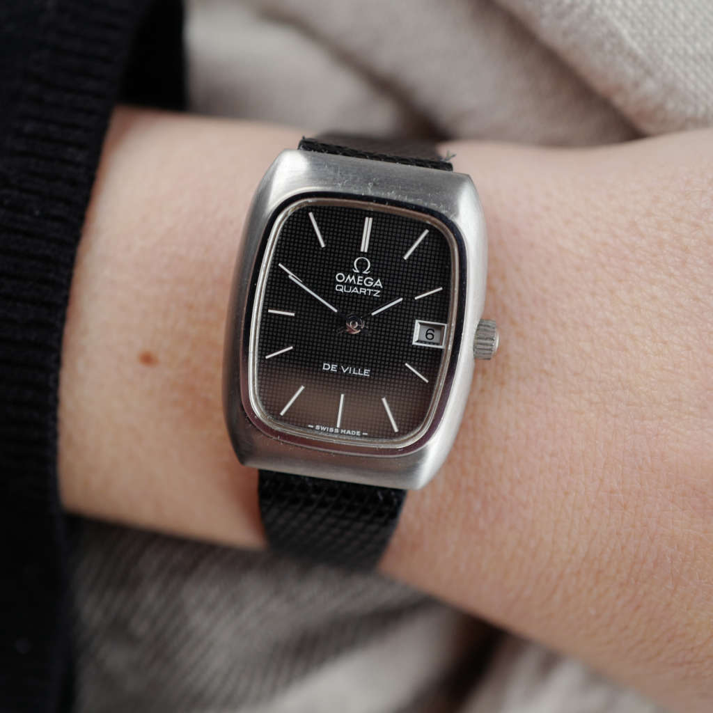 cafe noir les montres vintage horloger cadran noir gris marseille omega lady femme neuve de stock De ville Tank_ 9 cafe noir les montres vintage horloger cadran noir gris marseille omega lady femme neuve de stock De ville Tank_ 7