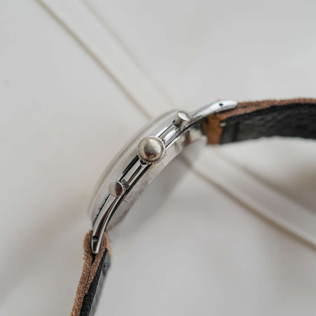 cafe noir les montres vintage horloger marseille WALL WATCH Chronostop de Médecin 1970