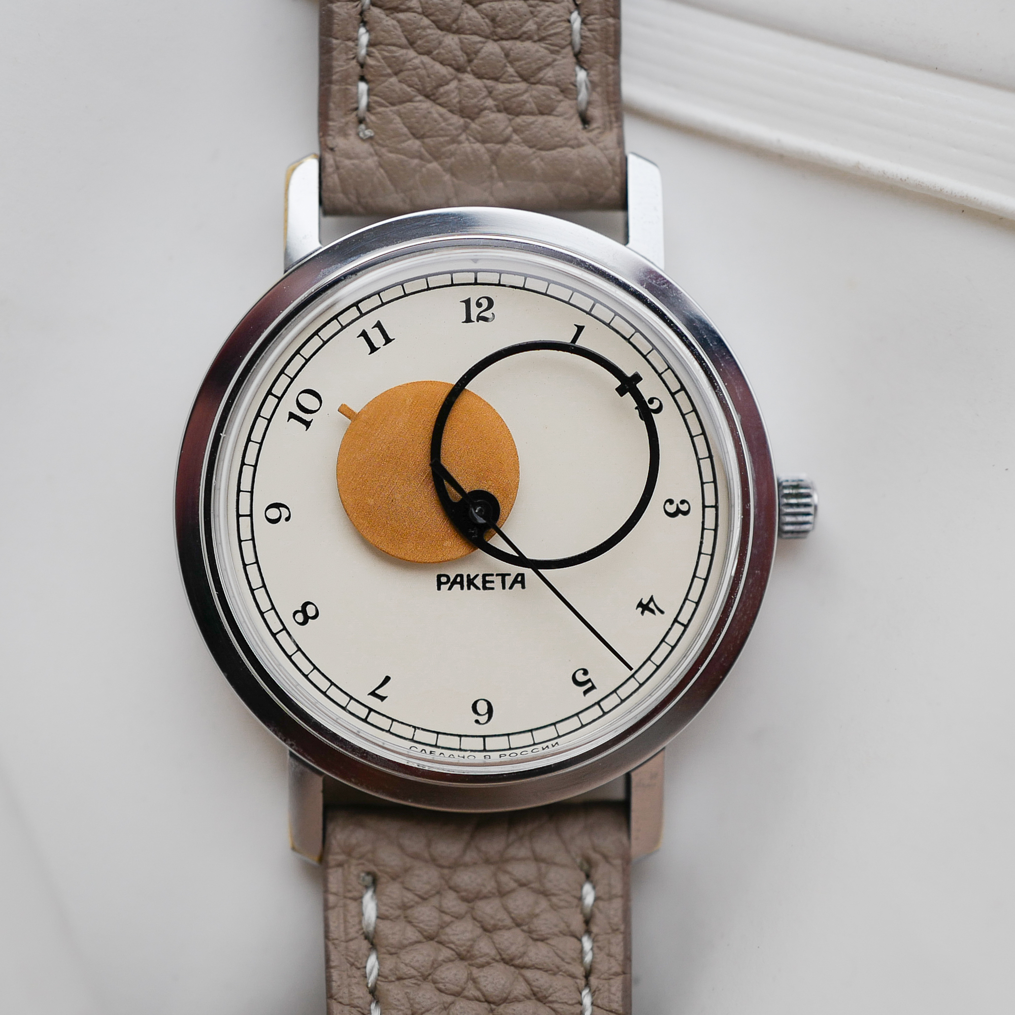 5 verres de montres plastique~diamètre 28mm~fait en URSS en 1980's