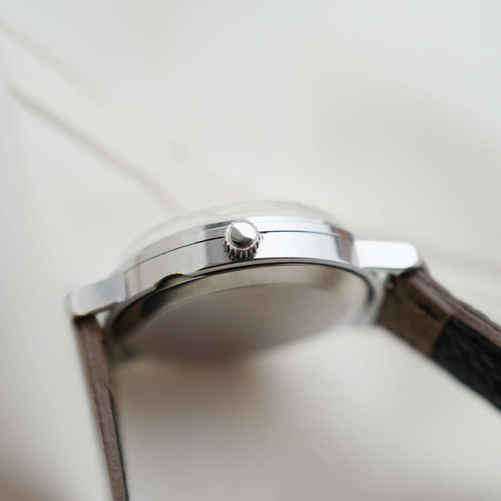 cafe noir montres vintage horloger marseille raketa montre russe copernik copernic neuve de stock_9 cafe noir montres vintage horloger marseille raketa montre russe copernik copernic neuve de stock_1