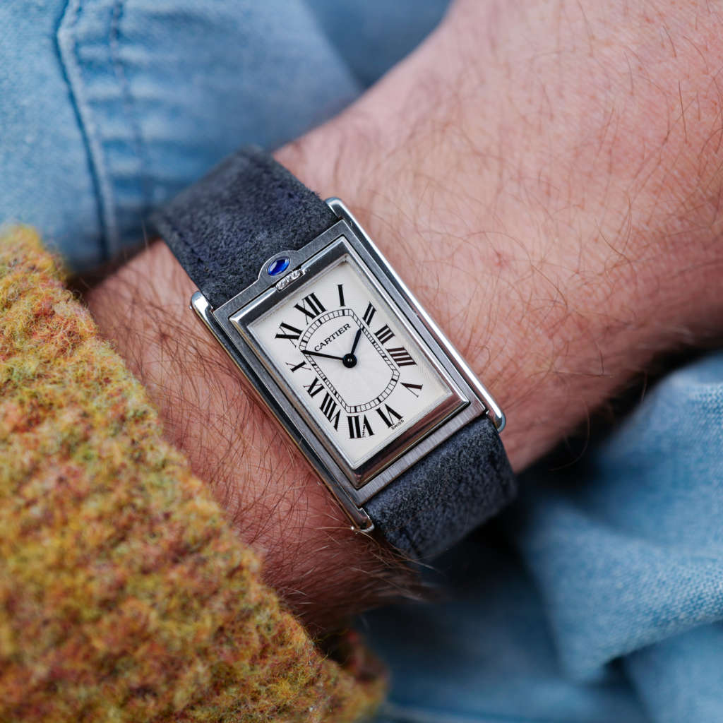 cafe noir montres cartier tank basculante mécanique grand modèle déployante ref 2390